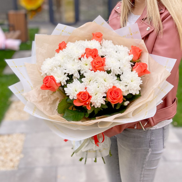 Хризантеми, купити букет хризантем у Києві з доставкою додому - Florina