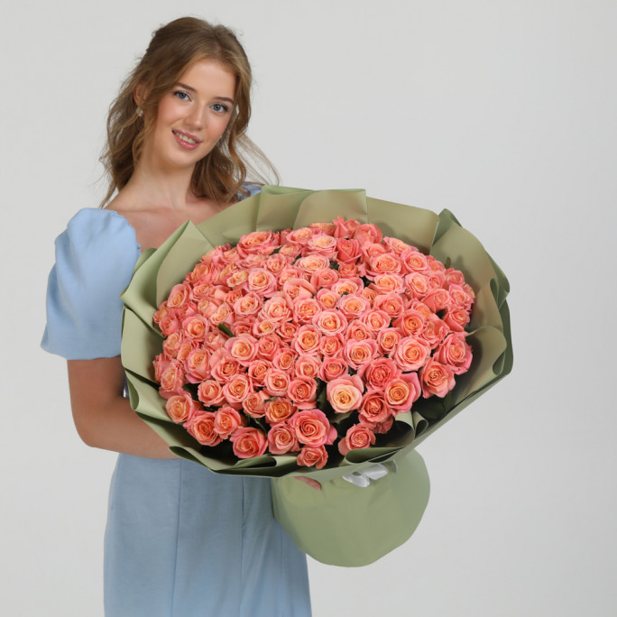 101 роза Мисс Пигги 50 см.