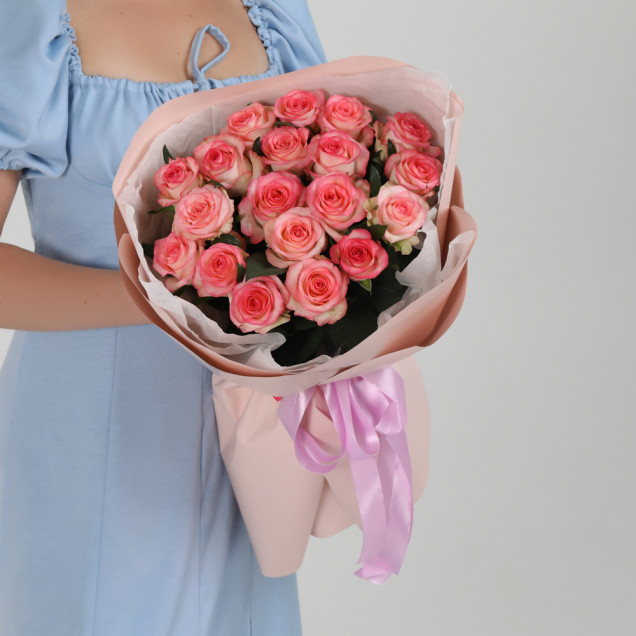 19 троянд Джумілія 60 см.