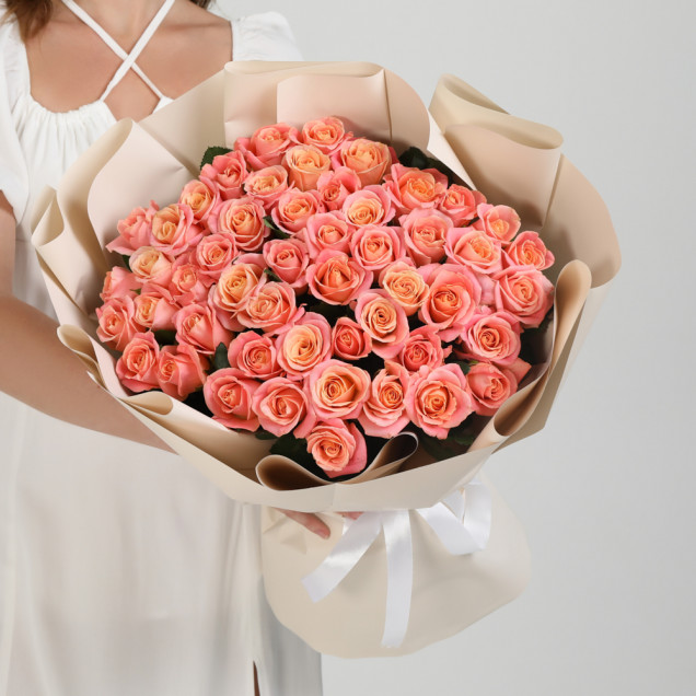 51 троянда Міс Піггі 50 см.