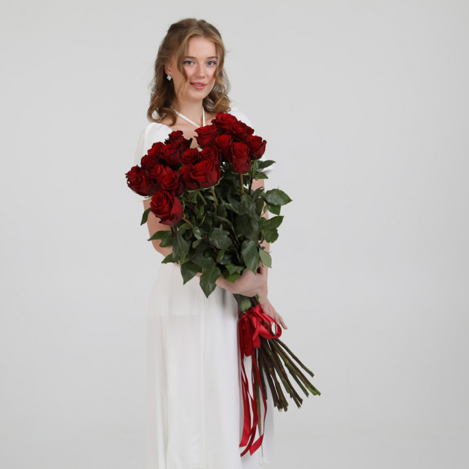 19 Еквадорських троянд "Експлорер" 70 см.