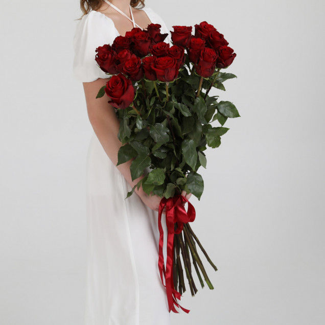 19 Еквадорських троянд "Експлорер" 70 см.