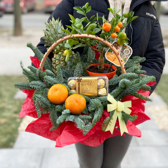 Композиція у кошику "Презент"